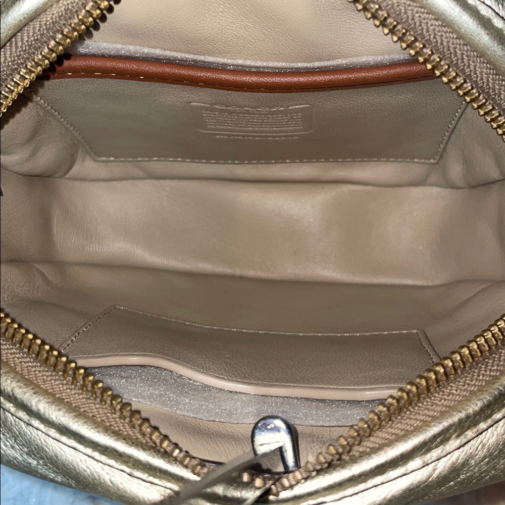 New Coach Metallic Quilted leather Colorblock Camera Bag and Wallet Set in Pink - Picture 9 of 17